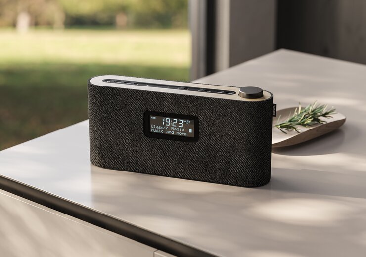 Loewe Frequency radio lifestyle close up 1